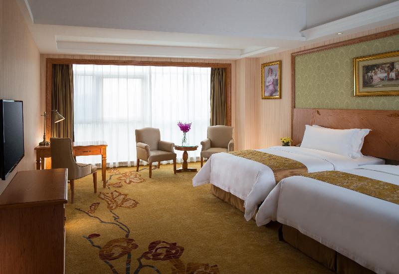Vienna International Hotel Shenyang Railway Station Екстер'єр фото